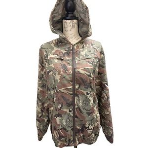 NWOT Punk Royal Camo Green Hooded Windbreaker Jacket Medium Sleeve Spell-out